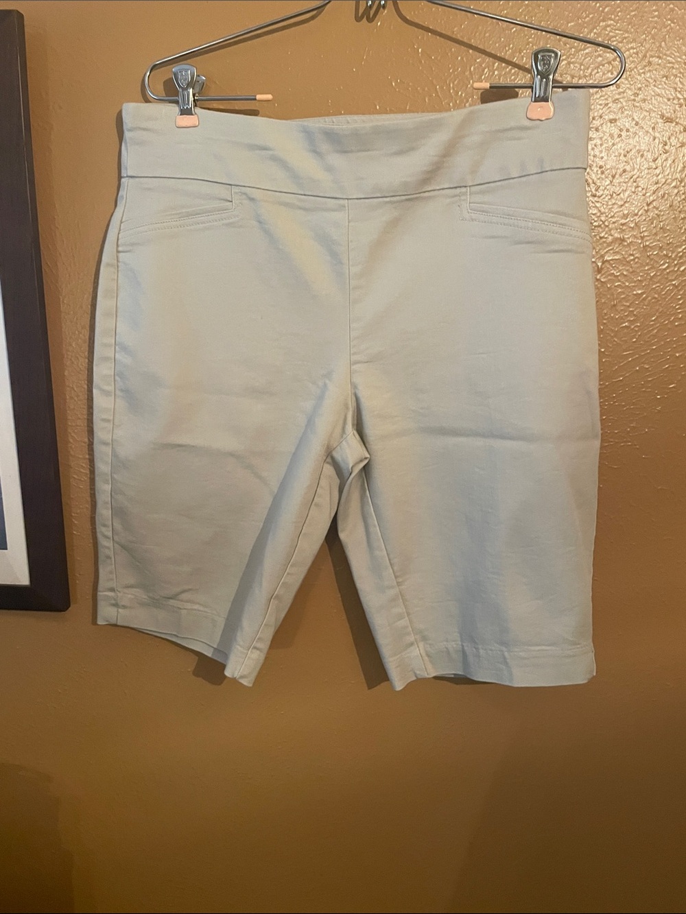 Women’s High-Rise Stretch Bermuda Shorts - Light Beige